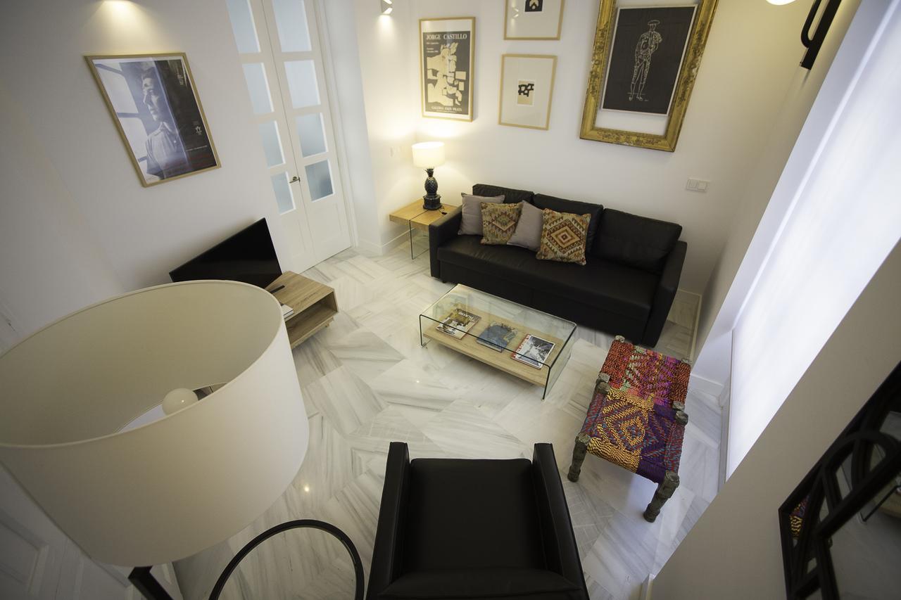 Elegant Cádis